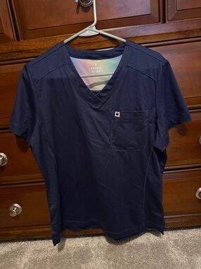 Beyond Scrubs women’s Navy scrub set
